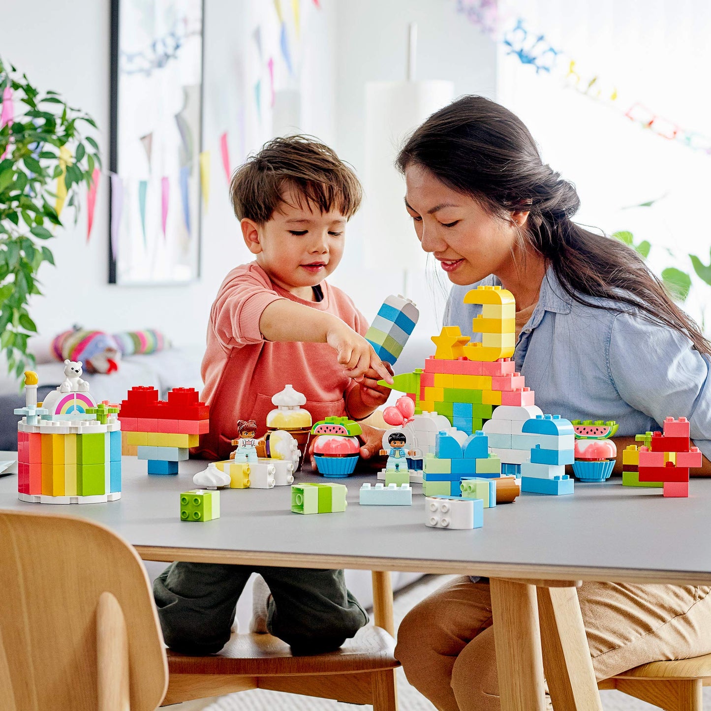 LEGO creative birthday party